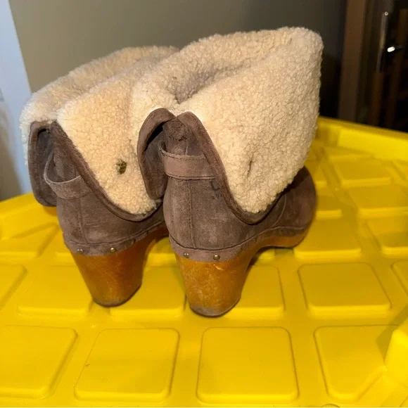 UGG Lynnea Suede Ankle Bootie - Sherpa Fold - Picture 3 of 7